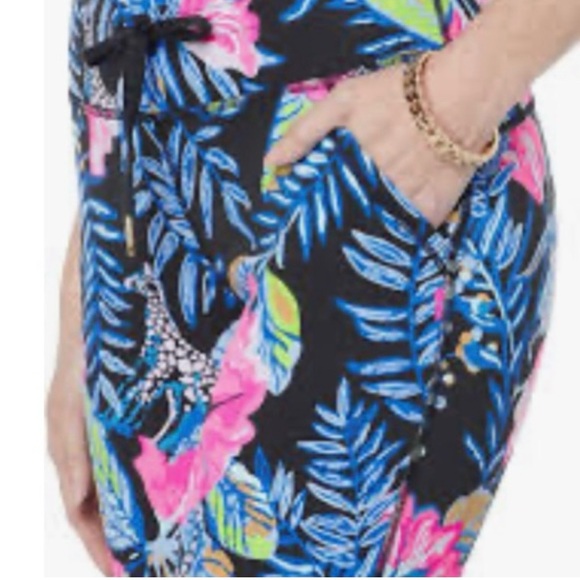 Lilly Pulitzer Luxletic Set with Blue and Pink Accents - Picture 11 of 14